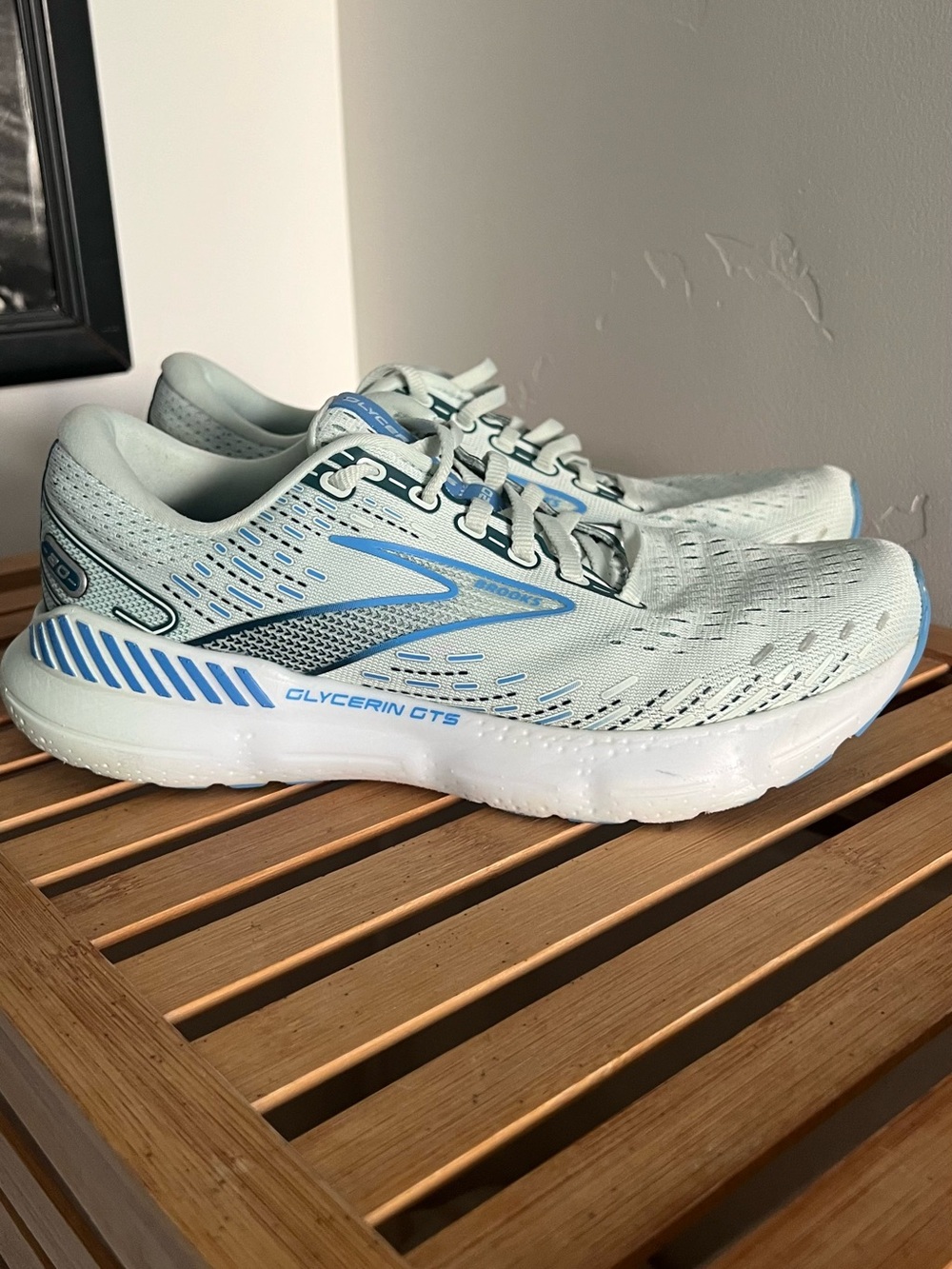 Brooks Women's Glycerin GTS in Light Blue and White